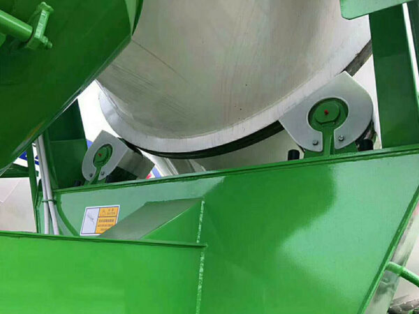 Dongfeng DFL 12-14 Cubic Meter Mixer Truck - Image 4
