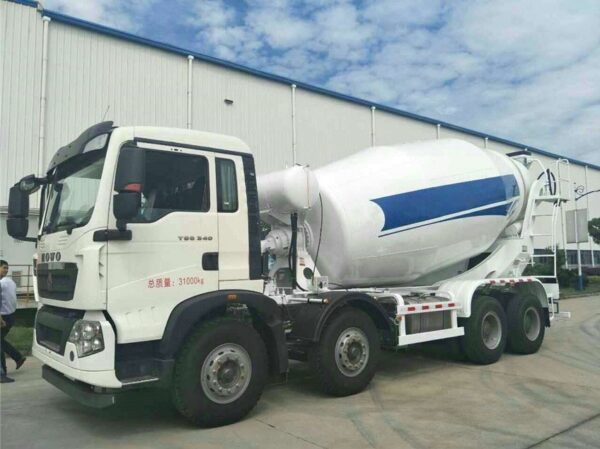 Lightweight - Sinotruk T5G 12 Cubic Meter Mixer Truck - Image 2