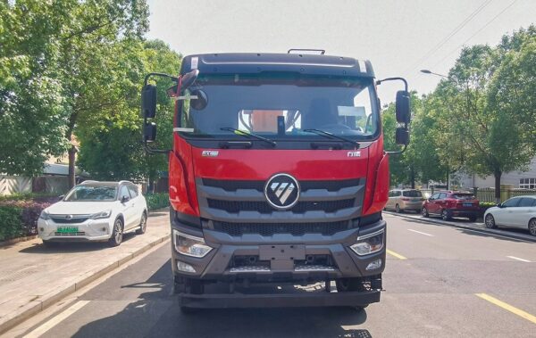 Foton Auman rear eight wheels - with 12 to 14 ton brand crane - Image 7