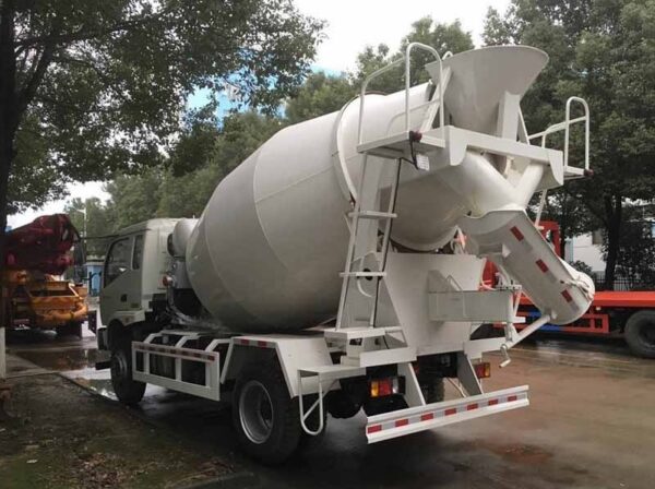 Dongfeng New Model D912 - 7 Cubic Meter Mixer Truck - Image 3
