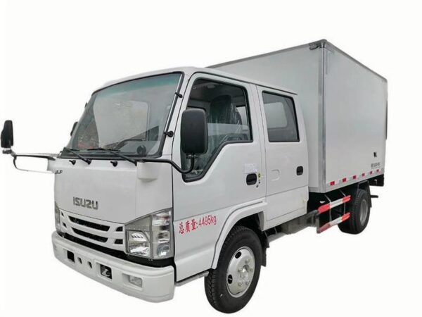 Isuzu double row export refrigerated truck - Image 2
