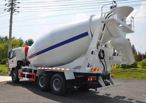Foton Auman 15 Cubic Meter Mixer Truck - Image 3