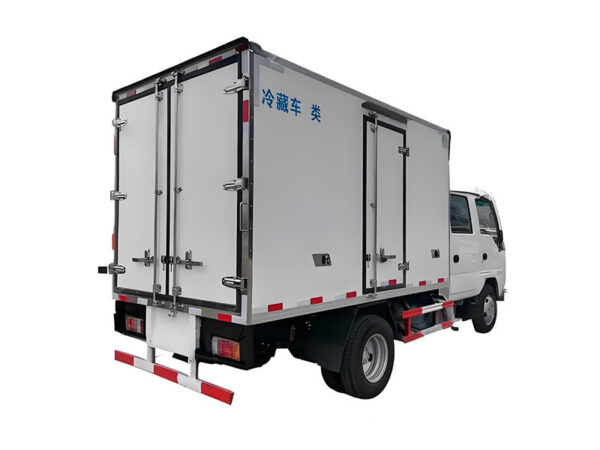 Isuzu double row export refrigerated truck - Image 4