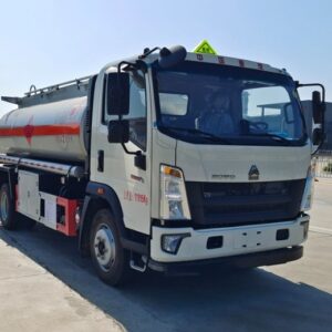Sinotruk Howo Single Axle 8 Cubic Meter Fuel Tanker