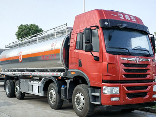 FAW Han V 8x6 Aluminum Alloy Fuel Tanker - Image 2