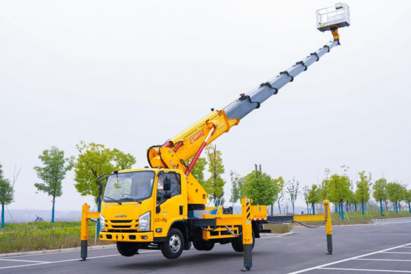 ISUZU 30m Aerial Work Vehicle
