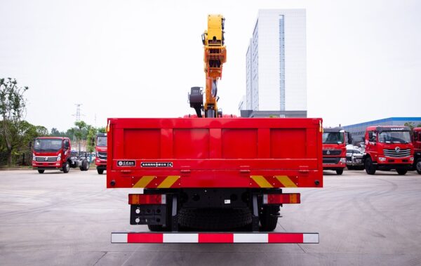 Dongfenghuashen F5 rear double bridge with Xugong 12-14 tons 5-section boom crane - Image 8