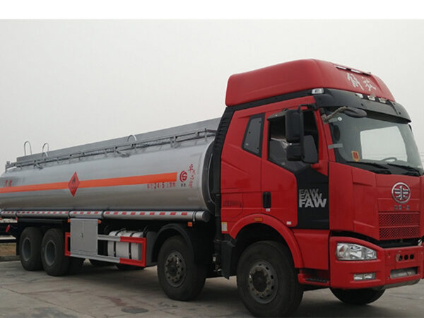 FAW J6M 8x4 Fuel Tanker - Image 2