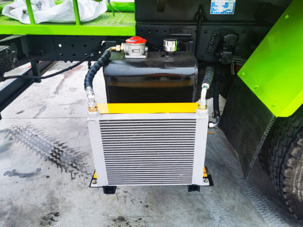 National VI Dongfeng D9 Water Sprinkler Truck (12 Cubic Meters) - Image 11