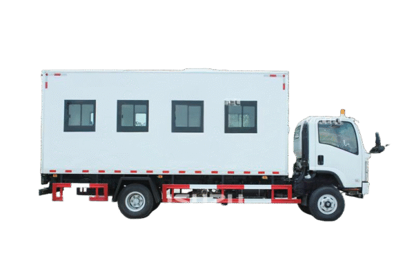 Isuzu 700P all-wheel drive van troop carrier - Image 3