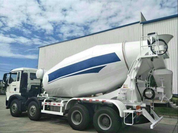 Lightweight - Sinotruk T5G 12 Cubic Meter Mixer Truck - Image 3