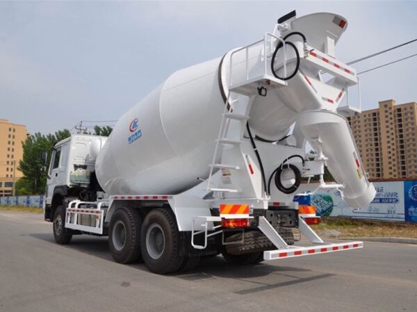 Sinotruk Howo 12 Cubic Meter Mixer Truck - Image 3