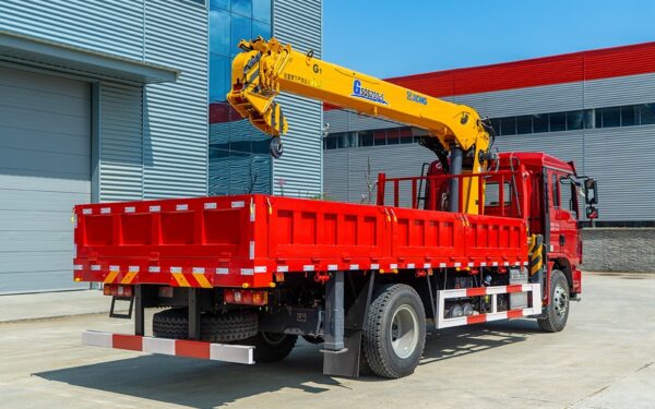 Shaanxi Automobile Delong L3000 with Xugong 8-10 tons crane configuration - Image 5
