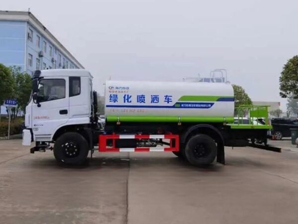 Dongfeng K6 Water Sprinkler Truck (12 cubic meters) - Image 2
