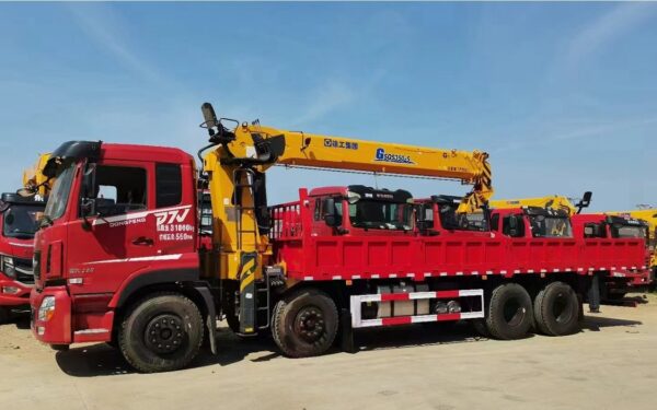 Dongfeng Smooth D7V four after eight + Xugong G14T-5 truck crane - Image 5