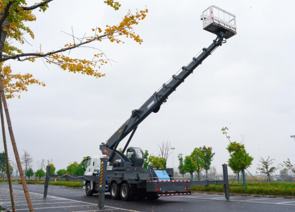 ISUZU 56-meter aerial work vehicle