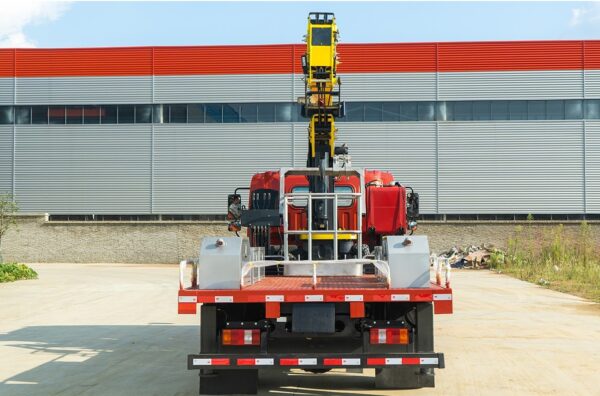 Sinotruk Hauman Blue label crane - Image 9