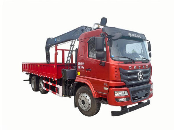 The chassis of Dayun lifting bridge is equipped with 10-12 tons crane
