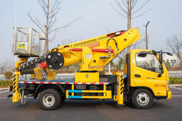 FOTON 33-meter aerial work vehicle - Image 5