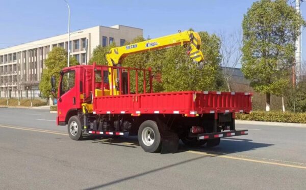 Foton blue brand with car crane - Image 3