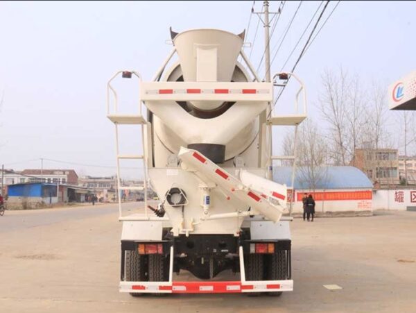 Dayun Yunlong 5 Cubic Meter Mixer Truck - Image 4
