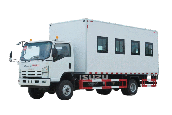 Isuzu 700P all-wheel drive van troop carrier - Image 2