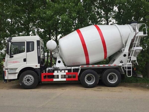 Dayun Fengchi 8-10 Cubic Meter Concrete Mixer Truck - Image 2