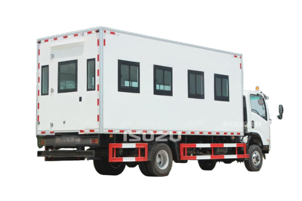 Isuzu 700P all-wheel drive van troop carrier - Image 5