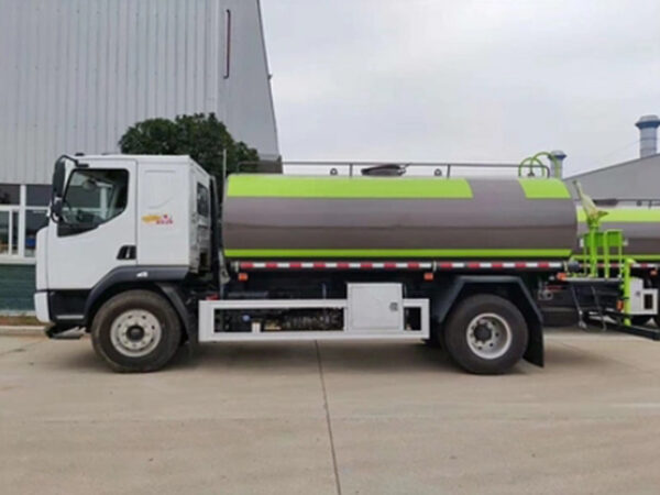 National VI Dongfeng Liuzhou Single Axle Alcoholic Beverage Transport Truck (15 cubic meters) - Image 2