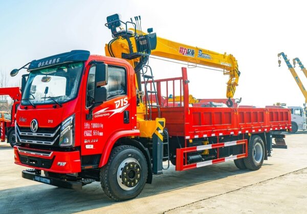 Dongfeng Changxing D1S lifting 8 tons of four-section arm - Image 2