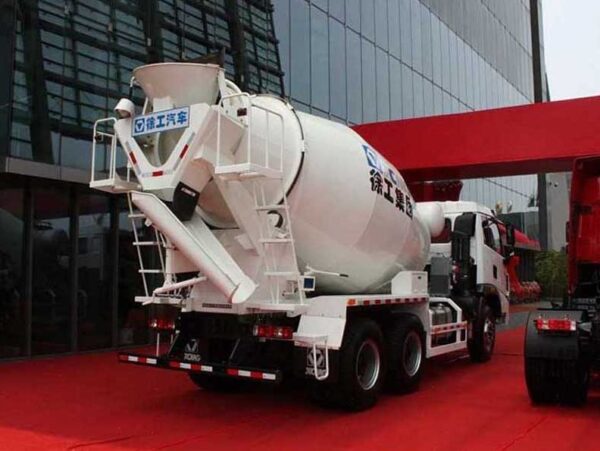 XCMG Hanfeng 8-10 Cubic Meter Mixer Truck - Image 4