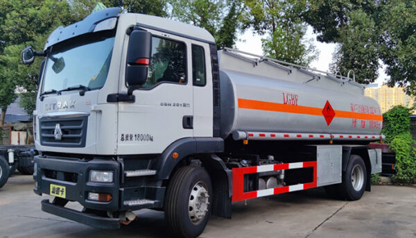 SinoTruck C7H fuel tanker
