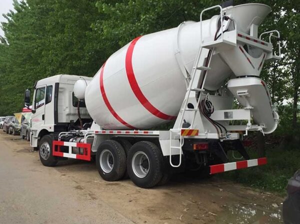Dayun Fengchi 8-10 Cubic Meter Concrete Mixer Truck - Image 3