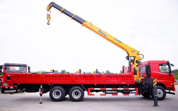 Dongfenghuashen F5 rear double bridge with Xugong 12-14 tons 5-section boom crane - Image 4