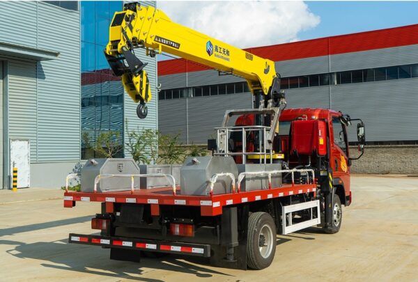 Sinotruk Hauman Blue label crane - Image 6
