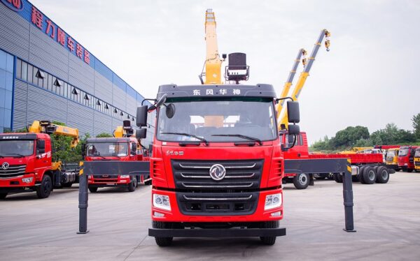 Dongfenghuashen F5 rear double bridge with Xugong 12-14 tons 5-section boom crane - Image 7