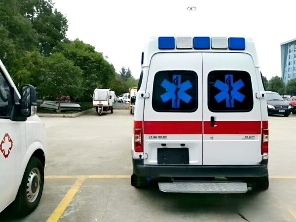 JMC Transit Long Wheelbase Fuxing Roof Gasoline Ambulance - Image 4