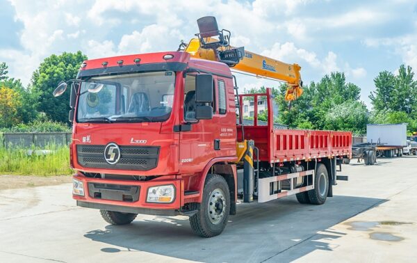 Shaanxi Automobile Delong L3000 with Xugong 8-10 tons crane configuration - Image 2