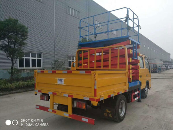 Jiangling Isuzu10-meter Aerial Work Platform Vehicle - Image 6