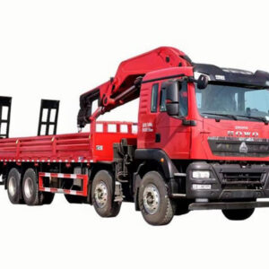 The first four and last eight trucks are equipped with 30 tons folding crane