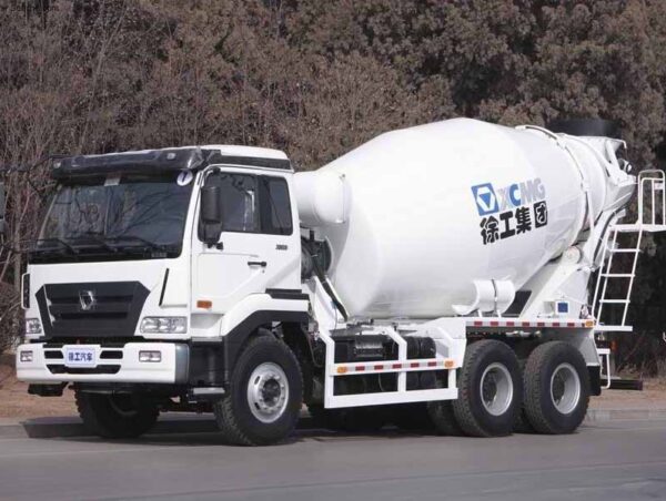 XCMG Hanfeng 8-10 Cubic Meter Mixer Truck - Image 2