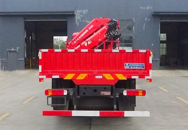 The first four and last eight trucks are equipped with 30 tons folding crane - Image 4
