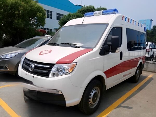 Dongfeng Yufeng Short Wheelbase Medium Roof Diesel Ambulance