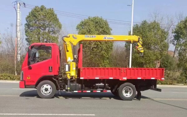 Foton blue brand with car crane - Image 2