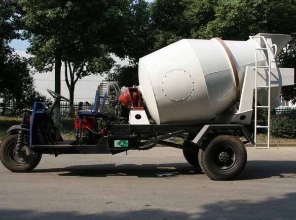 Agricultural Tricycle 1.5 Cubic Meter Mixer Truck - Image 3