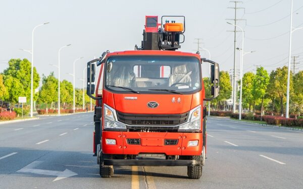 Heavy truck integrated offshore and eight-ton five-section crane - Image 7