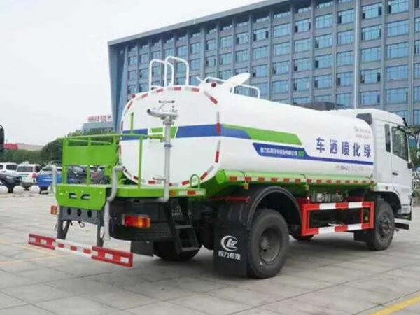 Chengli 13-cubic Water Sprinkler Truck - Image 2