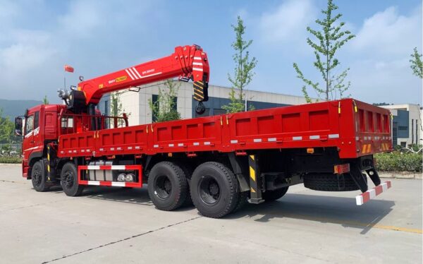 Dongfeng Smooth D7V four after eight + Xugong G14T-5 truck crane - Image 3