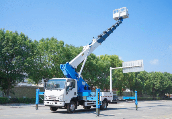 ISUZU 36-meter aerial work vehicle