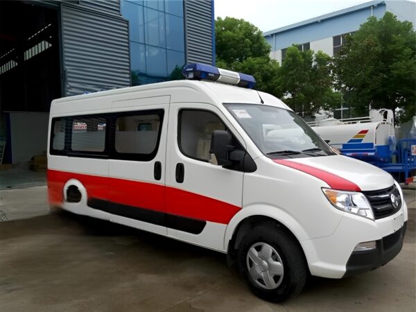 Dongfeng Yufeng Short Wheelbase Medium Roof Diesel Ambulance - Image 2